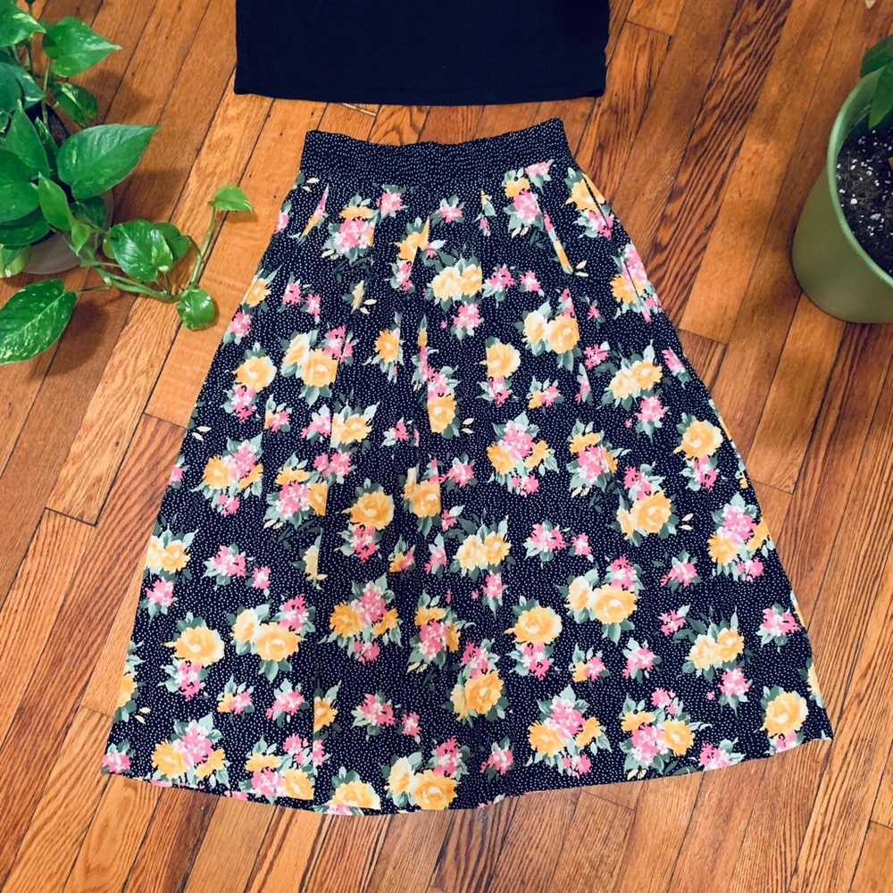 Vintage polka dot floral skirt 💖